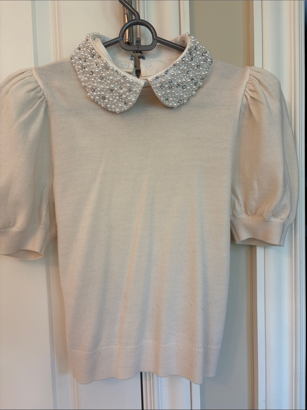 Alice + Olivia Cream Pearl-Embellished Peter Collar Knit Top